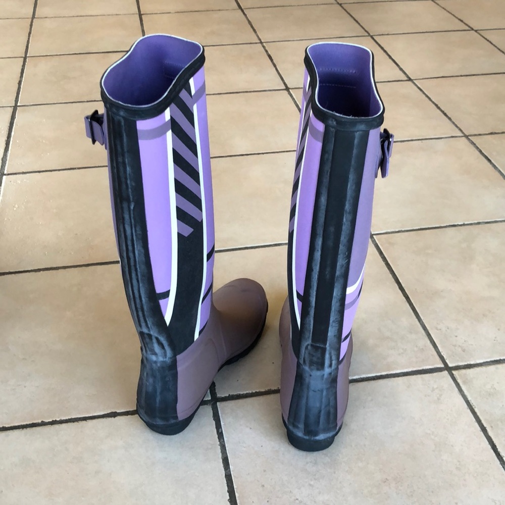 Like-new Hunter tall rain boots - Picture 4 of 5